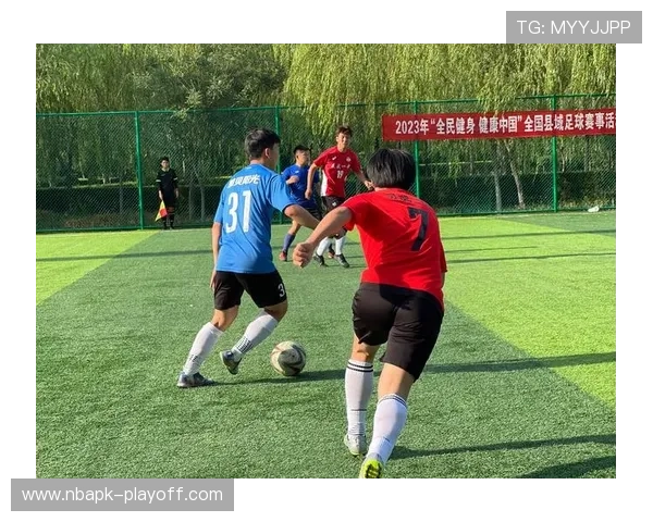 半岛体育足球官网介绍足球训练技巧与运动健康知识促进全民健身